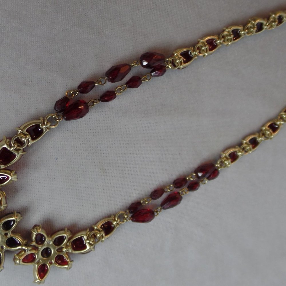 Liz Clairborne Floral Red Stones Necklace Goldtone - Picture 7 of 14